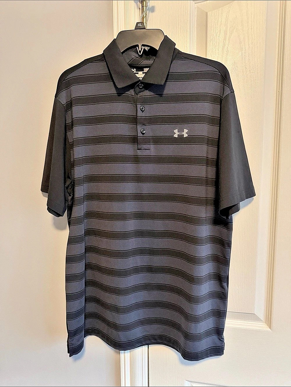 Under Armour Men's Striped Polo Black & Gray Large Like New